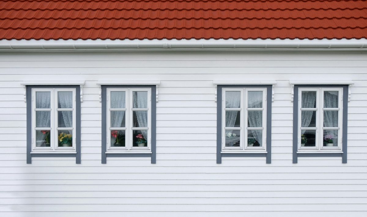 Tout savoir sur les fenêtres sur mesure : PVC, alu, bois et mixtes